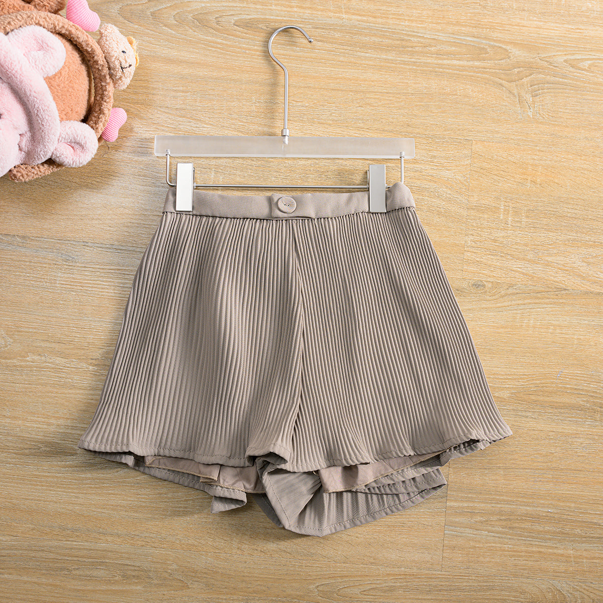 Chu Pleated Short Pants