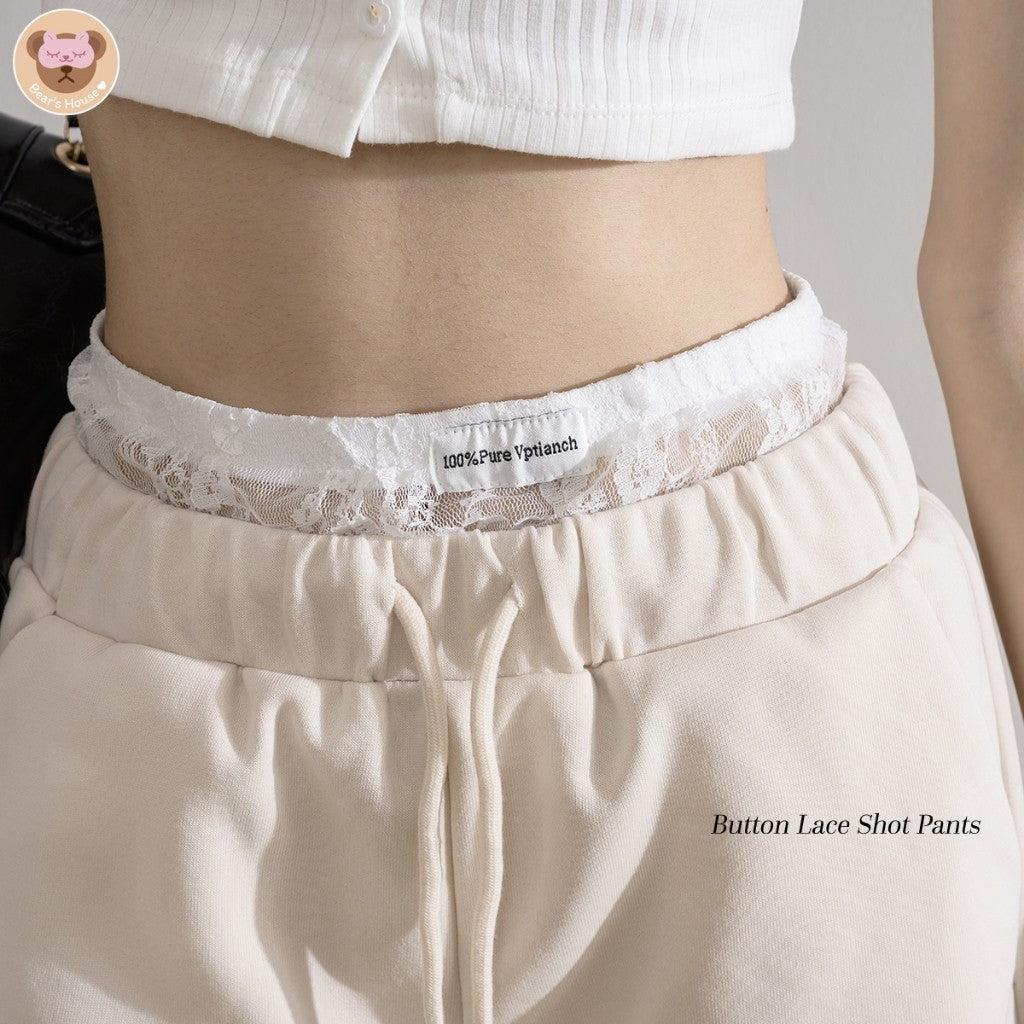 Button Lace Shot Pants กางเกงขาสั้น เเต่งขอบลูกไม้ ผ้า Cotton