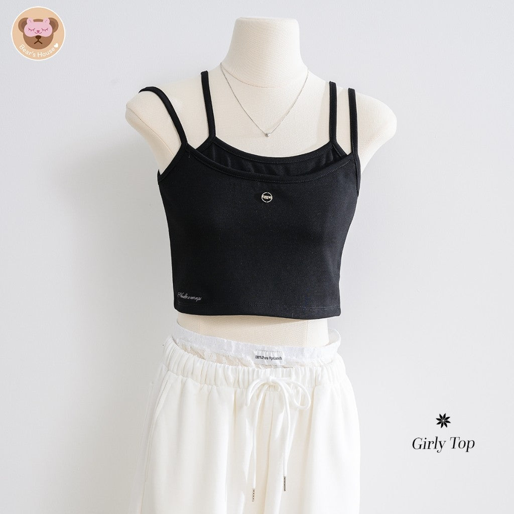 Girly Top เสื้อครอปสายเดี่ยว เเต่งอะไหล่เงิน ดีเทลปักโลโก้ด้านล่างขวา ทรงสวย รุ่นนี้น่ารัก