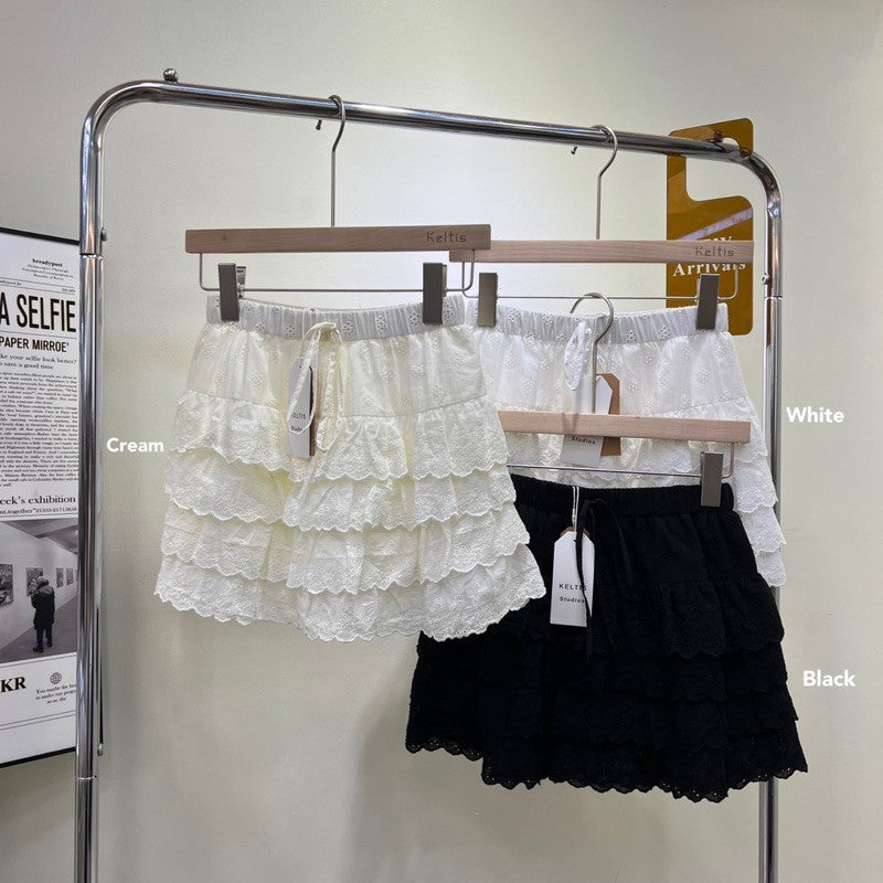 Simmon Lace Skirt กระโปรงลูกไม้ เเต่งระบายชั้น🧸