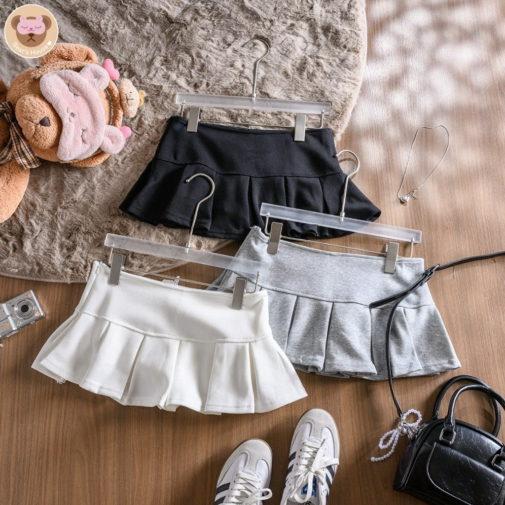 Pup up Tank Top เสื้อกล้ามสีพื้น ครอป ดีเทลติดอะไหล่เงิน ปลายเสื้อปักโลโก้ ผ้าร่องยืดหยุ่น