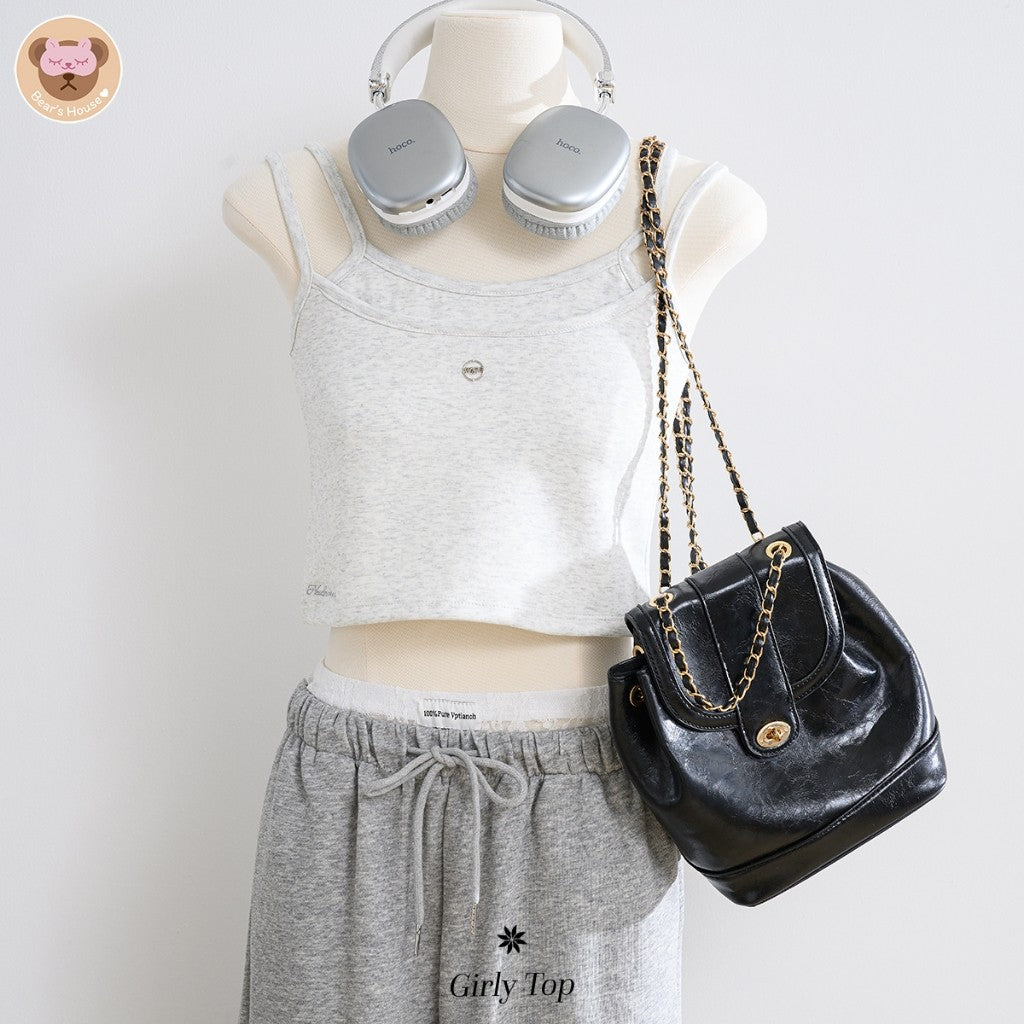 Girly Top เสื้อครอปสายเดี่ยว เเต่งอะไหล่เงิน ดีเทลปักโลโก้ด้านล่างขวา ทรงสวย รุ่นนี้น่ารัก