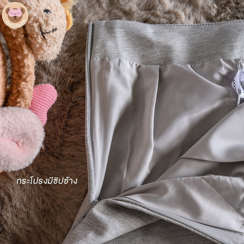 Otter Skirt กระโปรงทรงเอ ปักโลโก้ ผ้า Cotton