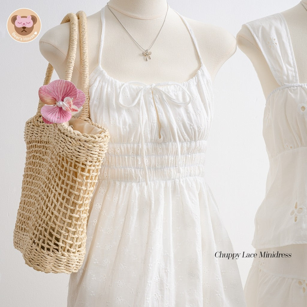 Chuppy Lace Minidress เดรสสายเดี่ยวลูกไม้ ดีเทลปรับสายรูด ผูกคอ ด้านหน้าผูกโบว์ มีซับในทั้งตัว