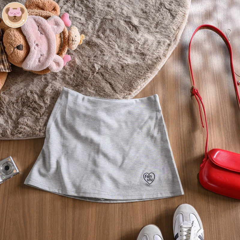 Otter Skirt กระโปรงทรงเอ ปักโลโก้ ผ้า Cotton